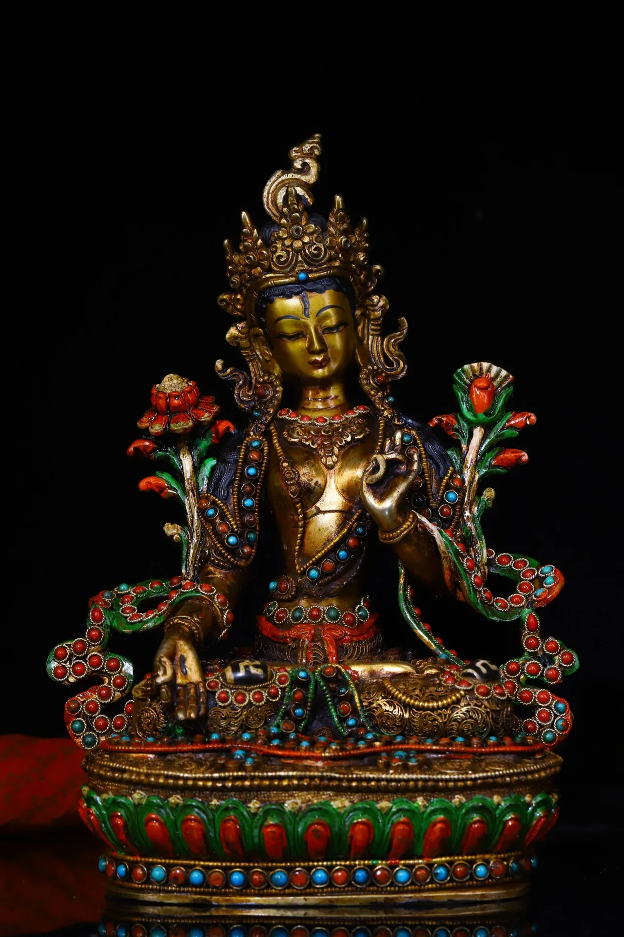 9"Chinese Folk Collection Old Bronze outline in gold Filigree mosaic Gem Dzi Bead Green Tara Bodhisattva Sitting Buddha Ornament
9"Chinese Folk Collection Old Bronze outline in gold Filigree mosaic Gem Dzi Bead Green Tara Bodhisattva Sitting Buddha Ornament
