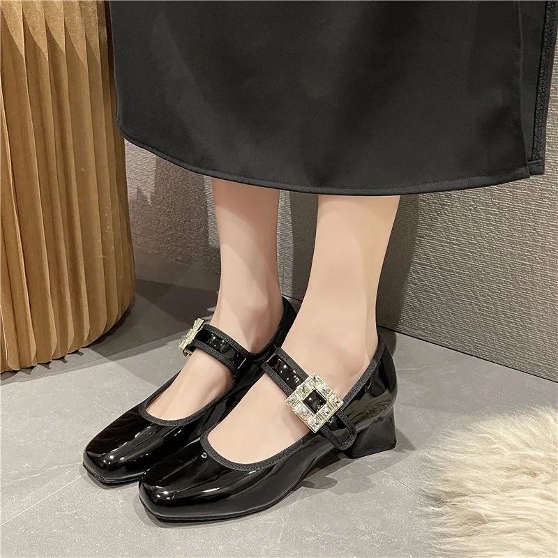 Rimocy Patent Leather Mary Jane Shoes for Women Elegant Crystal Buckle Pumps Woman 2021 New Comfortable Low Heels Party Shoes
Rimocy Patent Leather Mary Jane Shoes for Women Elegant Crystal Buckle Pumps Woman 2021 New Comfortable Low Heels Party Shoes