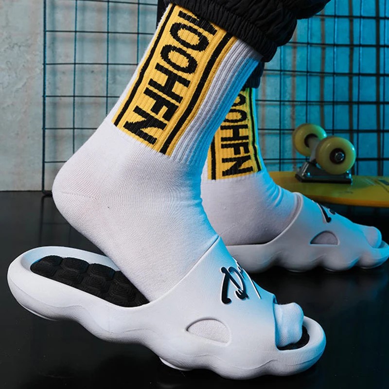 Summer Trendy Outer Wear Shoes Slippers Thick Soft Sole Slippers Non-Slip Women Men Home Massage Foot Bed Slippers 1 Pair NS
Summer Trendy Outer Wear Shoes Slippers Thick Soft Sole Slippers Non-Slip Women Men Home Massage Foot Bed Slippers 1 Pair NS