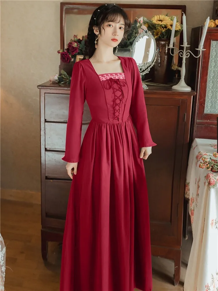 retro palace style square collar dress French minority design sense lace up waist show thin temperament big swing
retro palace style square collar dress French minority design sense lace up waist show thin temperament big swing