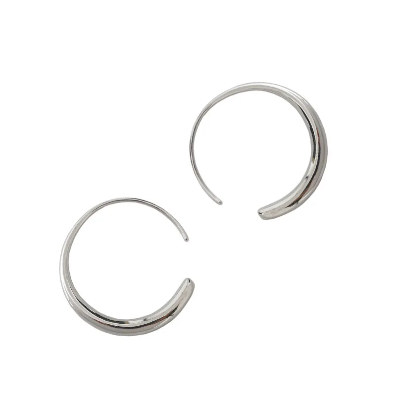 278 black phoenix 2020 new Korean S925 Sterling Silver ins Earrings simple temperament versatile O-ring Earrings 
278 black phoenix 2020 new Korean S925 Sterling Silver ins Earrings simple temperament versatile O-ring Earrings
