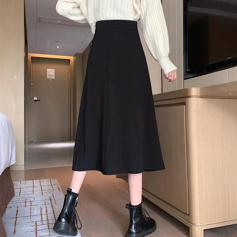 Spring and summer 2021 new high waist thin medium length versatile skirt women's design small black A-line skirt
Spring and summer 2021 new high waist thin medium length versatile skirt women's design small black A-line skirt