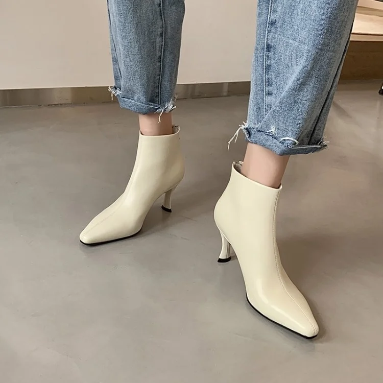 Women's boots thin heel pointed back zipper short boots cowhide Korean version fashion high heel short boots temperament
Women's boots thin heel pointed back zipper short boots cowhide Korean version fashion high heel short boots temperament