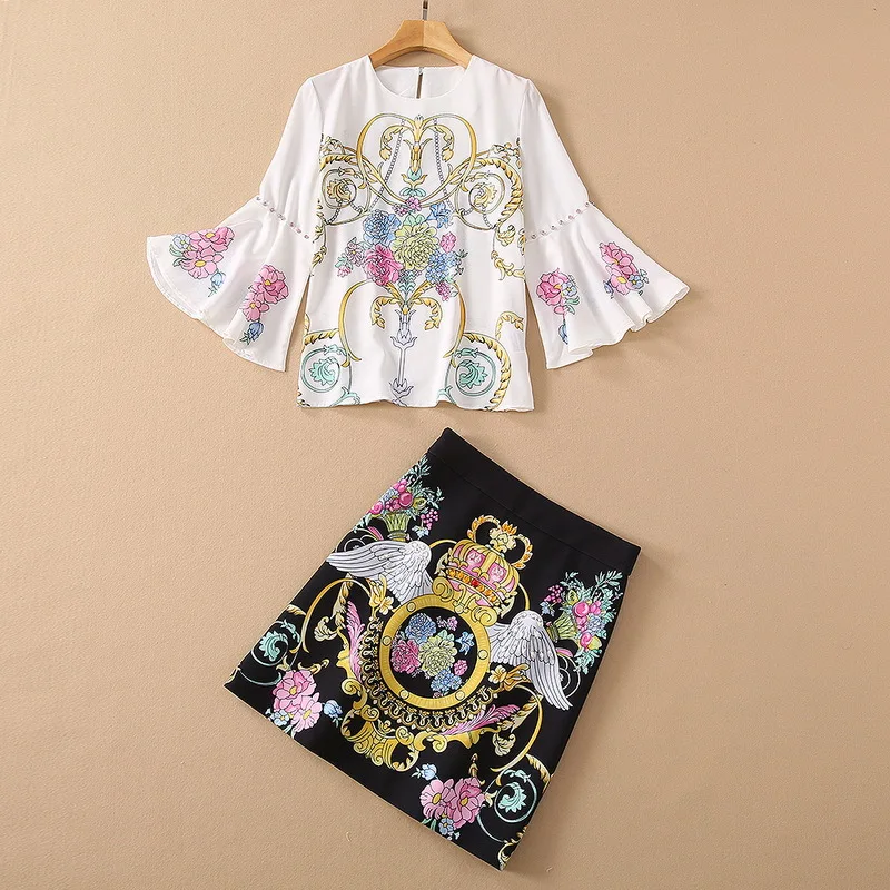 European and American women's wear for spring 2021 seven-point shirt with flared sleeves Vintage print skirt Fashion suits
European and American women's wear for spring 2021 seven-point shirt with flared sleeves Vintage print skirt Fashion suits