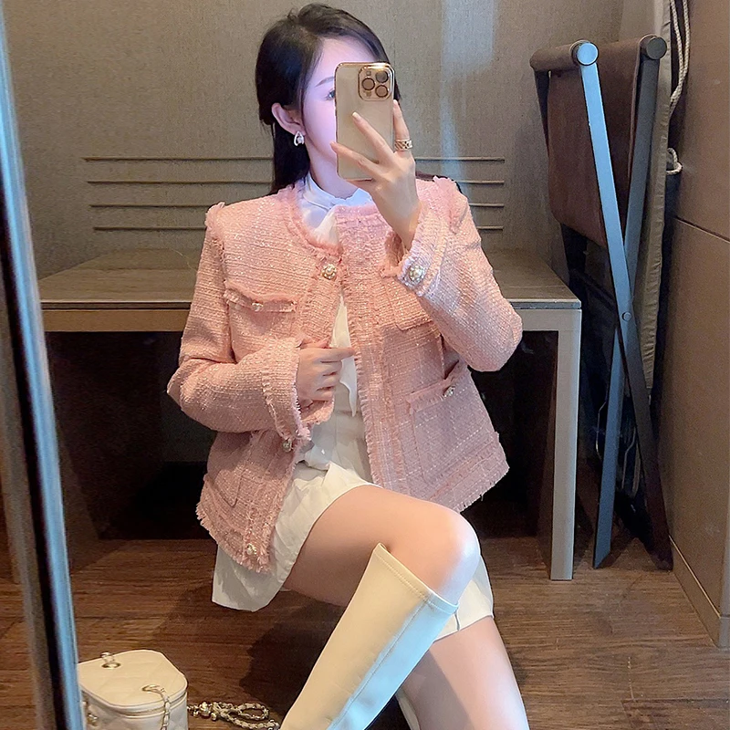 Luxury Sweet Pink Tassel Tweed Jacket Women O-Neck Long Sleeve Pearls Buttons Pocket High Quality Chic Coat
Luxury Sweet Pink Tassel Tweed Jacket Women O-Neck Long Sleeve Pearls Buttons Pocket High Quality Chic Coat