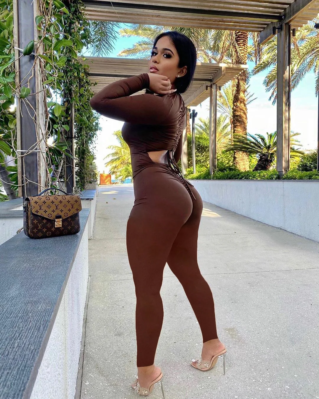 Women's Jumpsuit Autumn New Heart-Shaped Collar Long-Sleeved Back Hollow Folds Brown Jumpsuit Sexy Trousers Party Club
Women's Jumpsuit Autumn New Heart-Shaped Collar Long-Sleeved Back Hollow Folds Brown Jumpsuit Sexy Trousers Party Club
