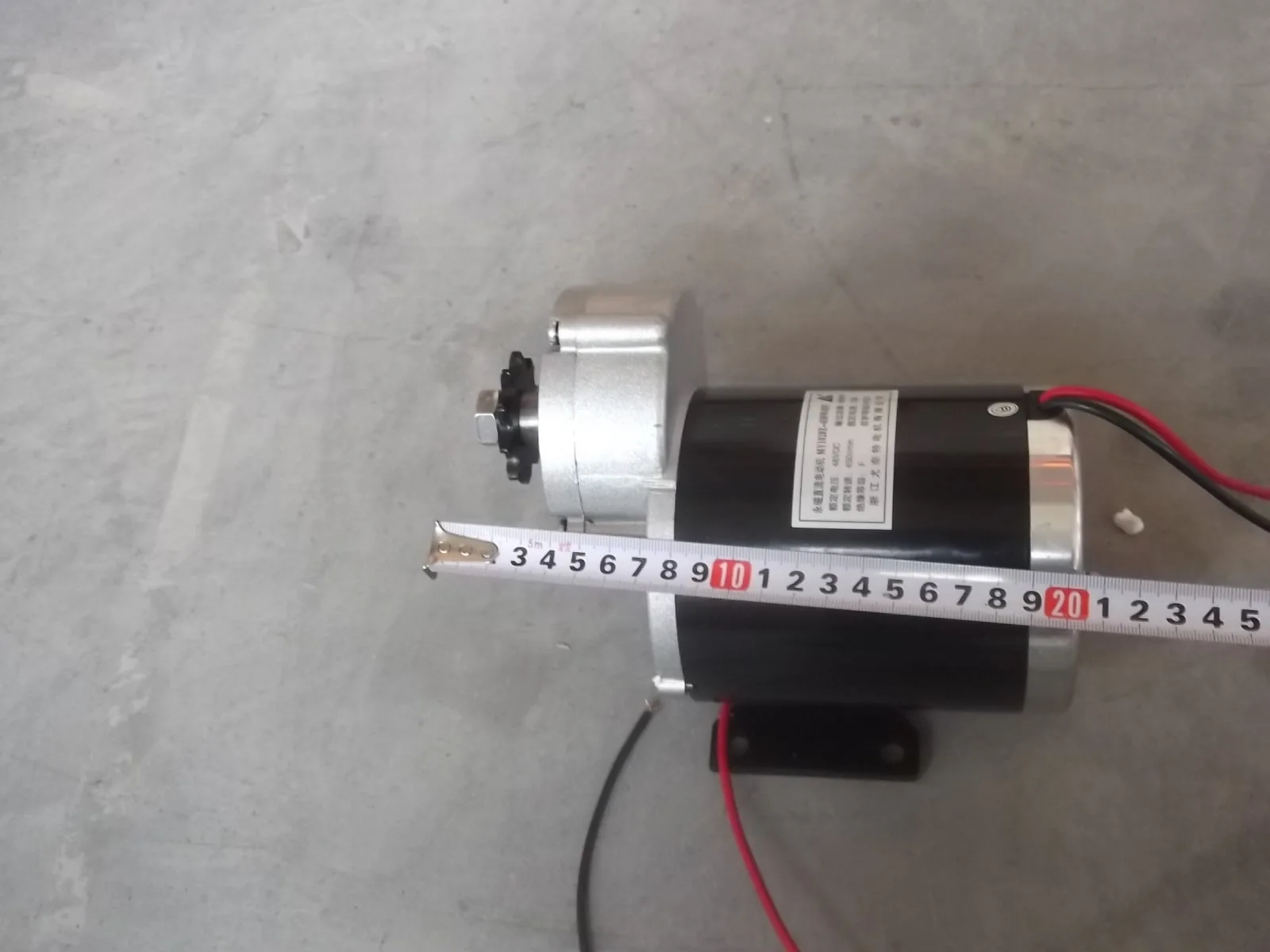 Permanent magnet DC brushed gear motor MY1020Z-600W/48V/36 electric tricycle accessories
Permanent magnet DC brushed gear motor MY1020Z-600W/48V/36 electric tricycle accessories
