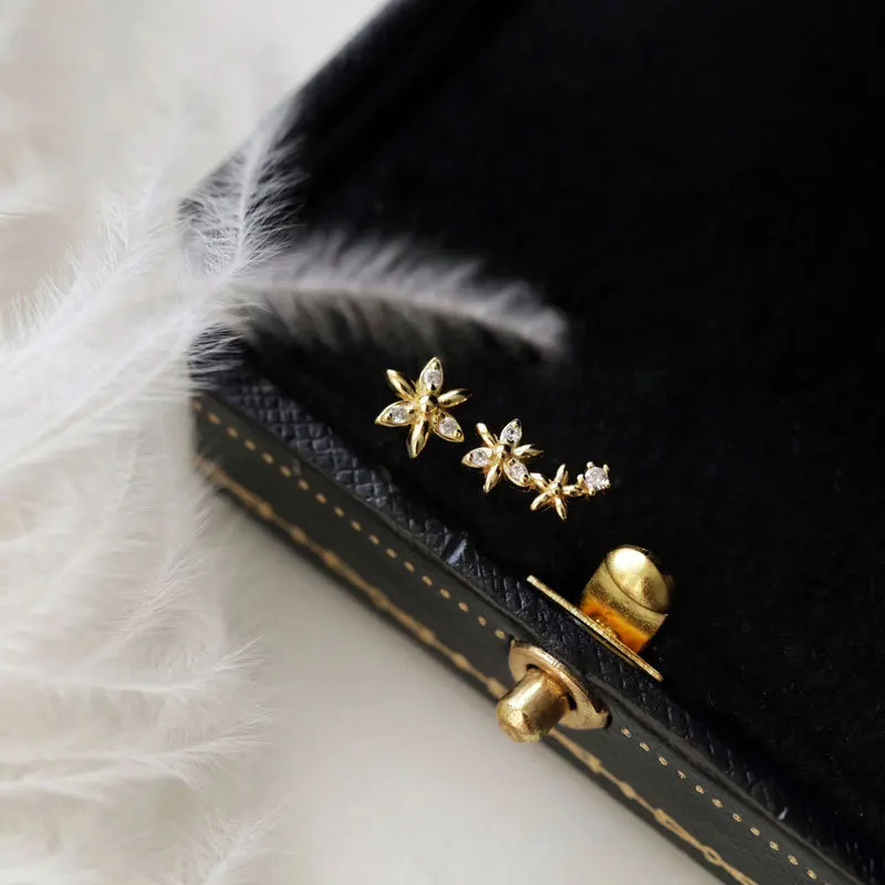 S925 Sterling Silver Jewelry Earrings Women's Temperament Asymmetrical Beautiful Flower Shape Earrings All-Match Gentle Jewelry
S925 Sterling Silver Jewelry Earrings Women's Temperament Asymmetrical Beautiful Flower Shape Earrings All-Match Gentle Jewelry
