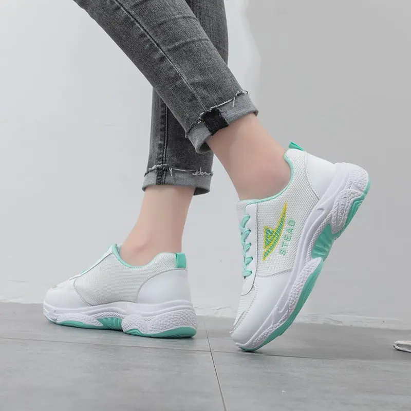 Woman Vulcanize Shoes Lace-Up Ladies Travel Sneakers Women 2021 Spring New Fashion Green Run Shoe Casual Female Platform Sneaker
Woman Vulcanize Shoes Lace-Up Ladies Travel Sneakers Women 2021 Spring New Fashion Green Run Shoe Casual Female Platform Sneaker