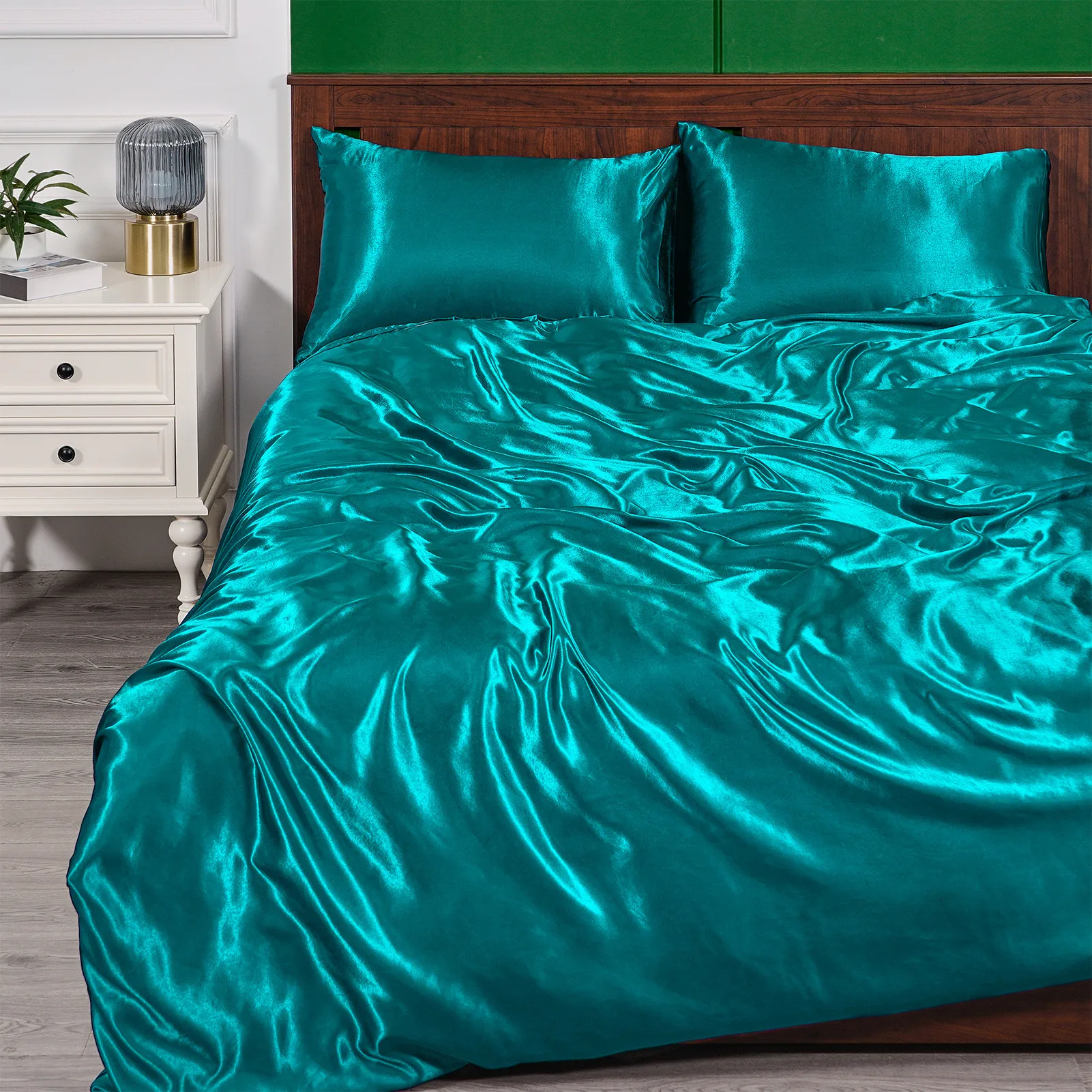 Luxury Bedding Sets Solid Color Bed Cover Sets Imitation Silk Duvet Cover Set Soft Single Queen King Size Quilt Cover Set
Luxury Bedding Sets Solid Color Bed Cover Sets Imitation Silk Duvet Cover Set Soft Single Queen King Size Quilt Cover Set
