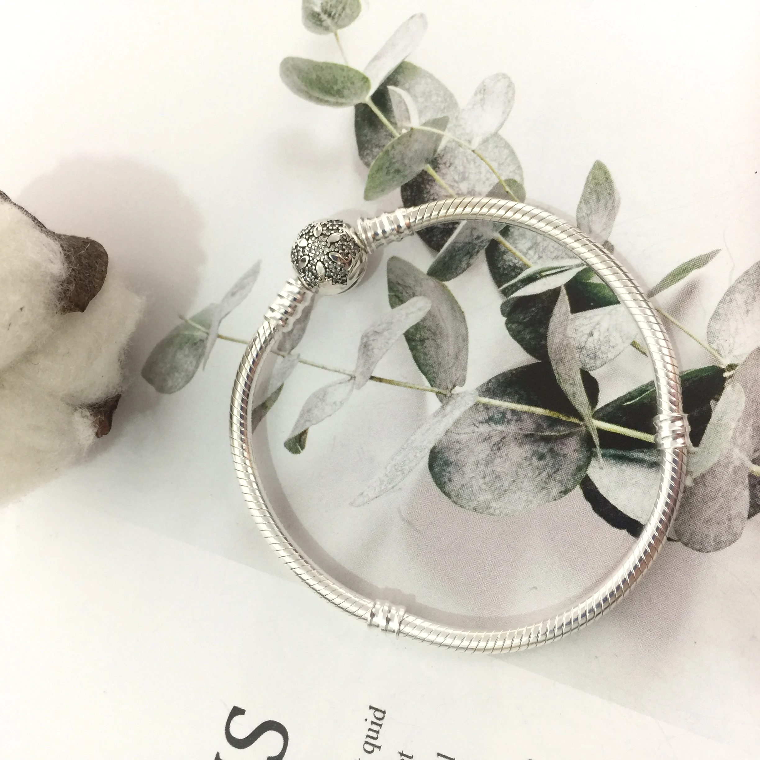 2019 100% 925 Sterling Silver Classic Snowflake Clasp Bracelet Women's Charm Jewelry Free Shipping Wholesale
2019 100% 925 Sterling Silver Classic Snowflake Clasp Bracelet Women's Charm Jewelry Free Shipping Wholesale