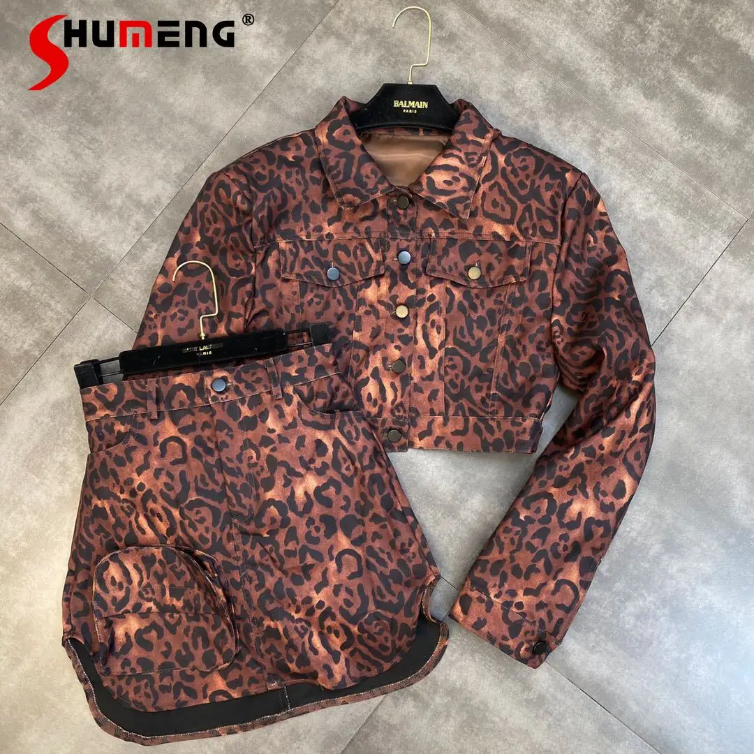 2021 Autumn New Female Lapel Long Sleeve Sexy Leopard Print Short Coat Women's Fashion Split Mini Skirt Streetwear Two-piece Set
2021 Autumn New Female Lapel Long Sleeve Sexy Leopard Print Short Coat Women's Fashion Split Mini Skirt Streetwear Two-piece Set