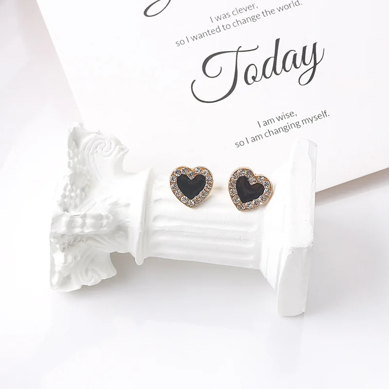 Cute Korean Earrings Heart Bling Zircon Stone Rose Gold Stud Earrings for Women Fashion Jewelry 2020 New Gift
Cute Korean Earrings Heart Bling Zircon Stone Rose Gold Stud Earrings for Women Fashion Jewelry 2020 New Gift