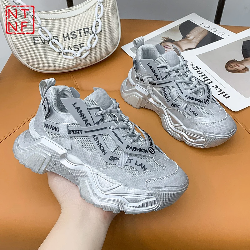 NTNF/Дизайнерские массивные кроссовки; Женская спортивная обувь; Модные женские повседневные кроссовки; Женские кроссовки на платформе; ...
NTNF/Дизайнерские массивные кроссовки; Женская спортивная обувь; Модные женские повседневные кроссовки; Женские кроссовки на платформе; ...