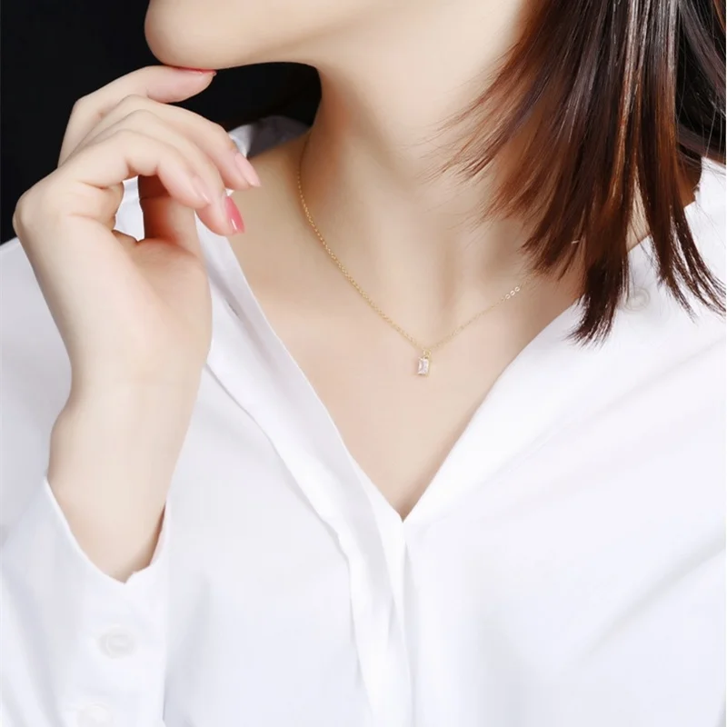 925 Sterling Silver Chain Necklace Exquisite Micro Zircon Square Pendant Clavicle Necklace for Women Simple Fashion Jewelry
925 Sterling Silver Chain Necklace Exquisite Micro Zircon Square Pendant Clavicle Necklace for Women Simple Fashion Jewelry