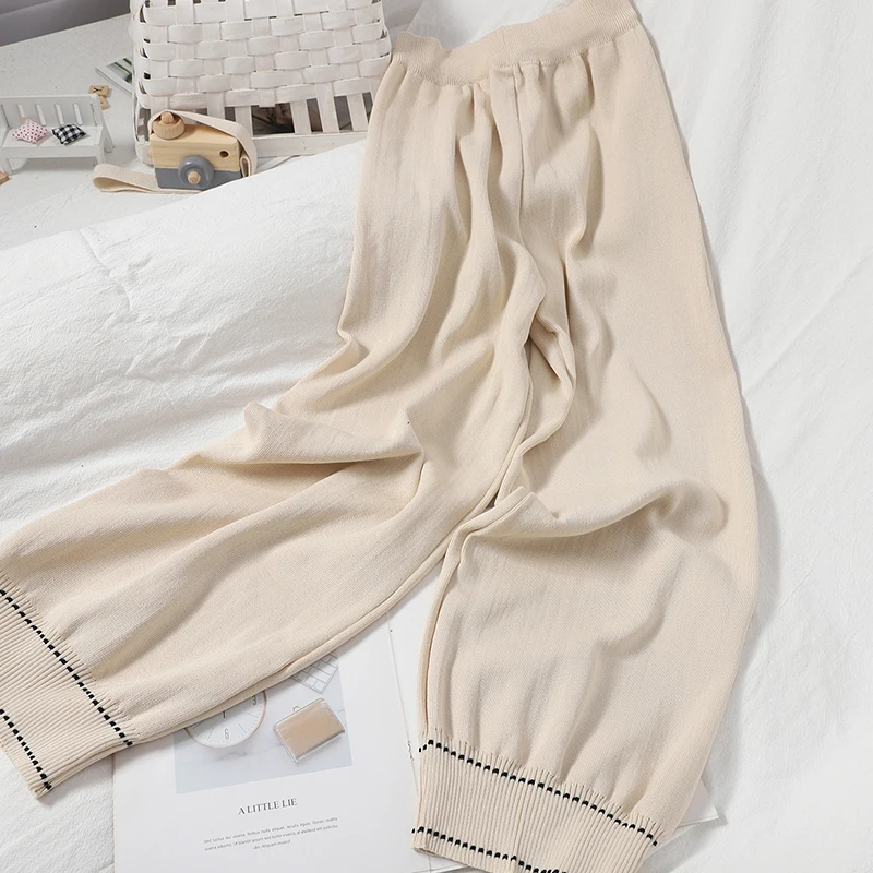 2021 Autumn Winter Women's Sweater Sets Patchwork Plaid Cardigan V-Neck Outerwear + High Waist Wide Leg Pant Knitted 2-Piece Set
2021 Autumn Winter Women's Sweater Sets Patchwork Plaid Cardigan V-Neck Outerwear + High Waist Wide Leg Pant Knitted 2-Piece Set