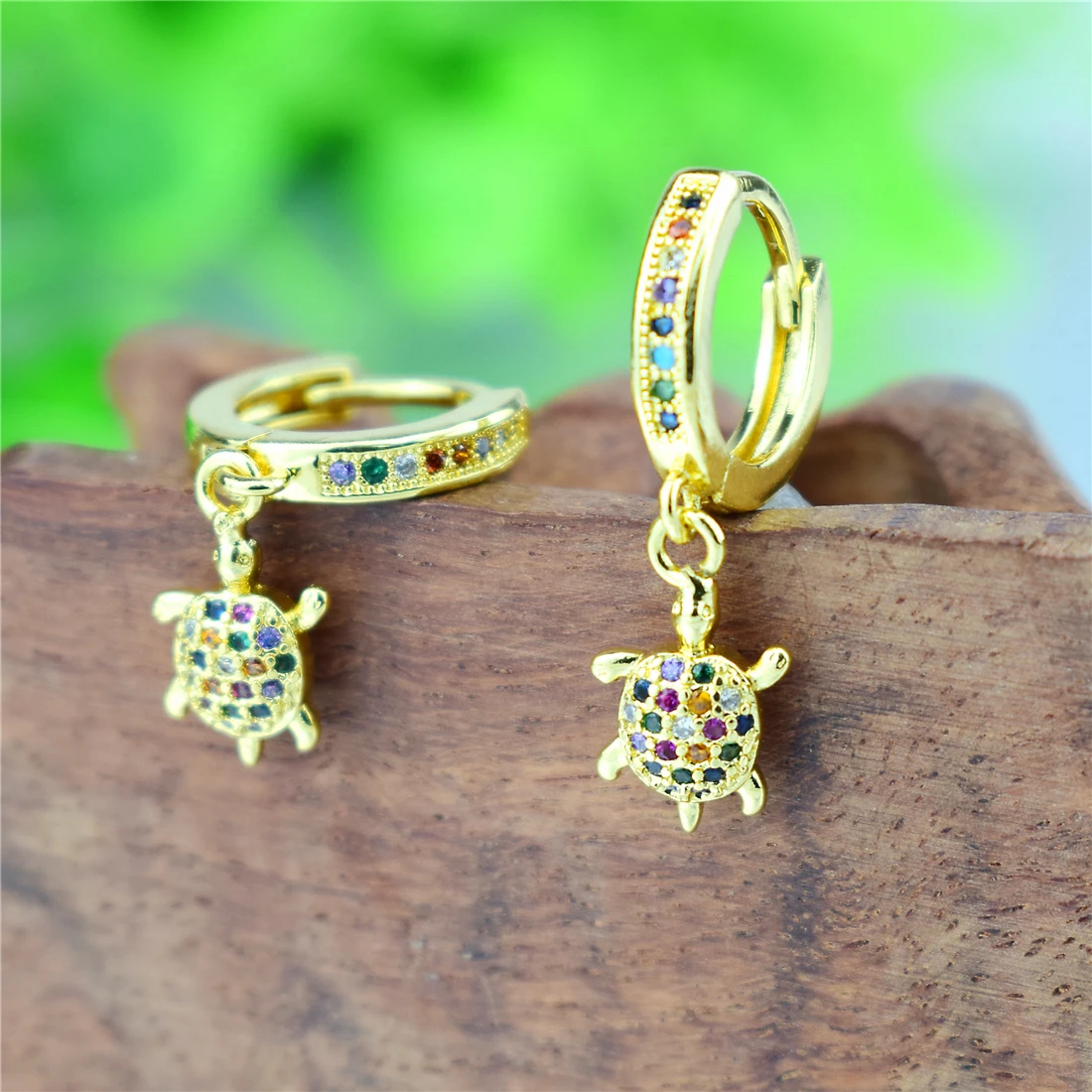 2021 New Fashion Zircon Color Turtle Earring Minimalist Funky Wild Animal Earring Trend Exquisite Charm Ladies Accessories
2021 New Fashion Zircon Color Turtle Earring Minimalist Funky Wild Animal Earring Trend Exquisite Charm Ladies Accessories