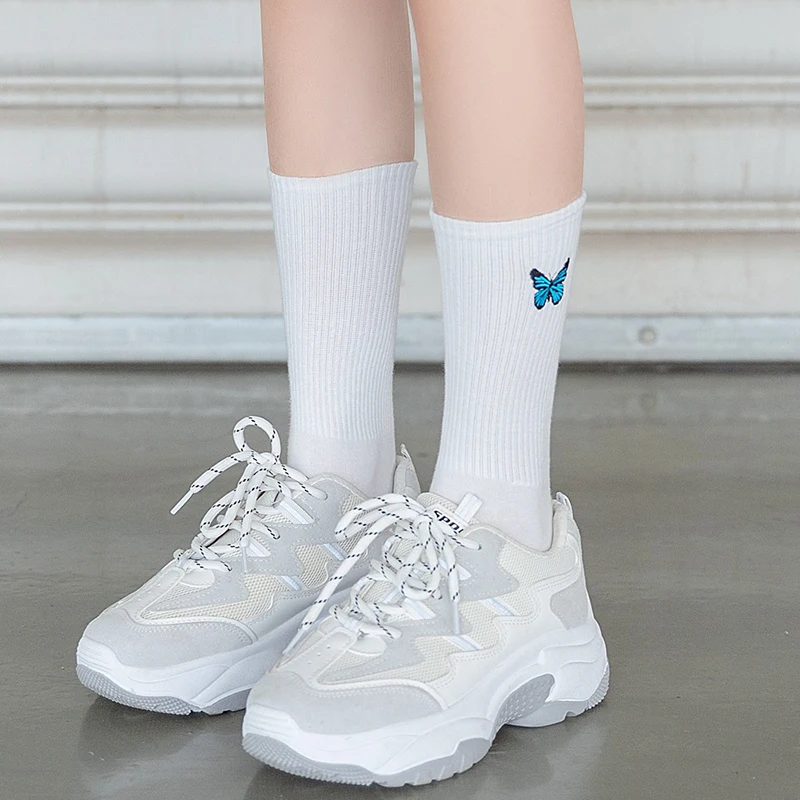 Black and White Embroidery Butterfly Woman Socks Cotton Japanese Harajuku Style Funny Socks Women Skateboard 
Black and White Embroidery Butterfly Woman Socks Cotton Japanese Harajuku Style Funny Socks Women Skateboard