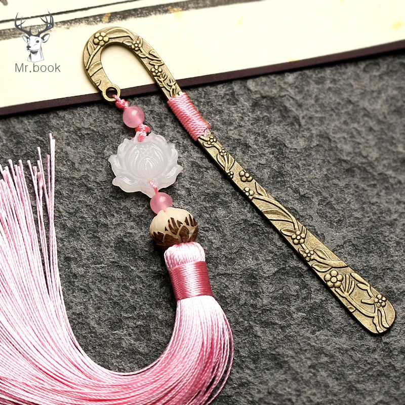 Chinese Style Vintage Antique Metal Bookmark Handmade Long Tassel Beads Traditional Natural White Jade Lotus Book Mark Gifts
Chinese Style Vintage Antique Metal Bookmark Handmade Long Tassel Beads Traditional Natural White Jade Lotus Book Mark Gifts