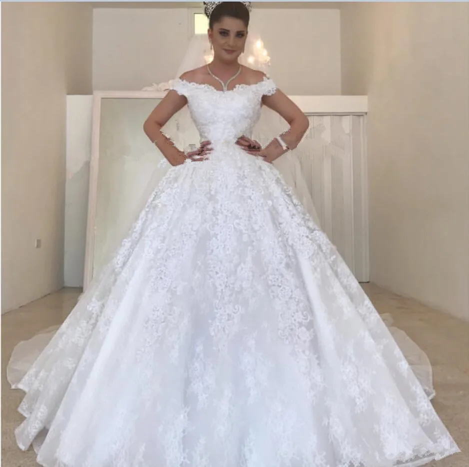Pearl Beaded Lace Tulle Wedding Dresses Ball Gown Off Shoulder Applique Lace Simple Temperament Ball Gown Wedding Gowns
Pearl Beaded Lace Tulle Wedding Dresses Ball Gown Off Shoulder Applique Lace Simple Temperament Ball Gown Wedding Gowns
