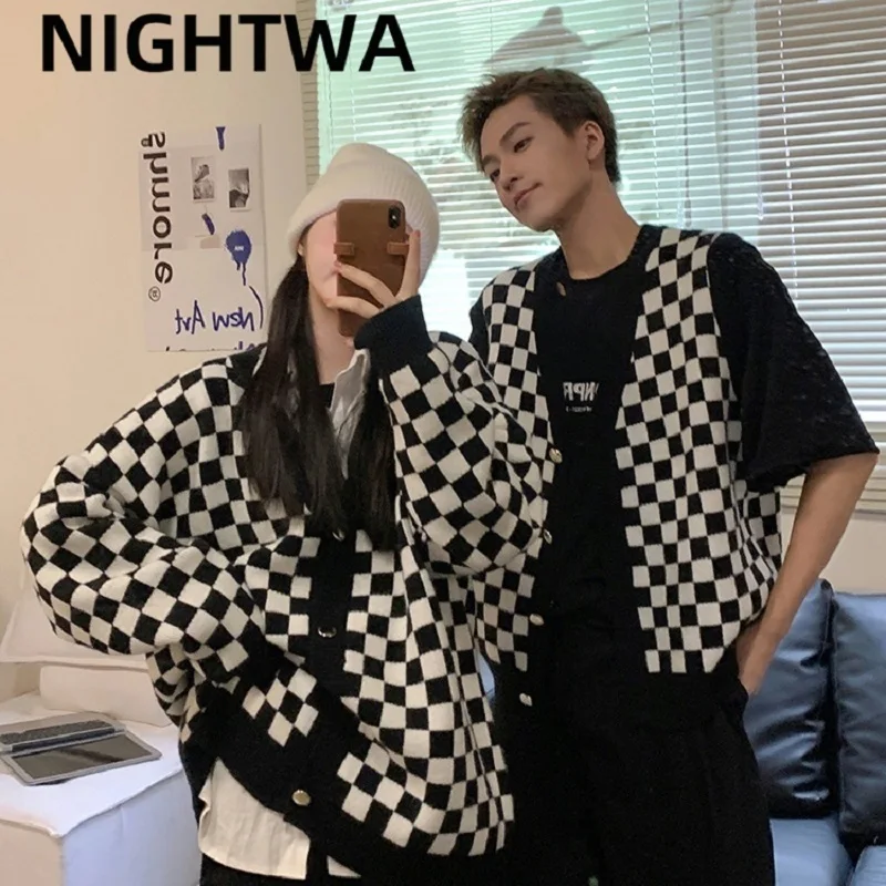 NIGHTWA Couples Sweater Black Green Plaid Jacquard 2021 Women Loose Casual Pockets Cardigan Autumn Winter Outwear Female Tops
NIGHTWA Couples Sweater Black Green Plaid Jacquard 2021 Women Loose Casual Pockets Cardigan Autumn Winter Outwear Female Tops