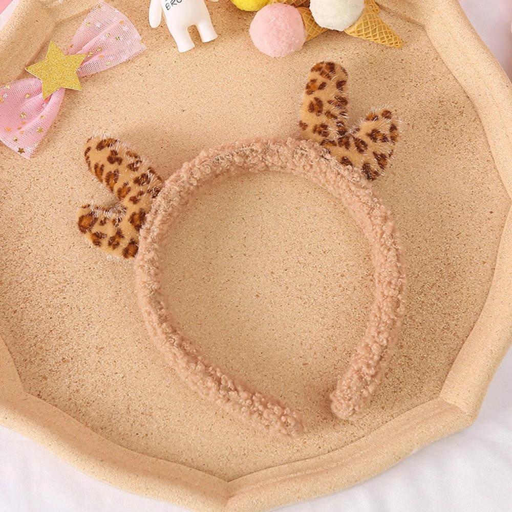 1pcs Christmas Headband Hair Accessories Cute Deer Ears Hair Hoop For Kids Women Santa Xmas Party Hair Band Headwear
1pcs Christmas Headband Hair Accessories Cute Deer Ears Hair Hoop For Kids Women Santa Xmas Party Hair Band Headwear