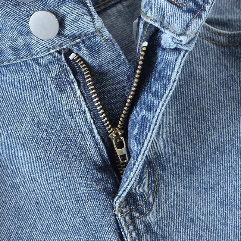 ZA2021 spring and summer new women's irregular ripped jeans high waist loose-breasted A-line wide-leg hot pants were thin
ZA2021 spring and summer new women's irregular ripped jeans high waist loose-breasted A-line wide-leg hot pants were thin