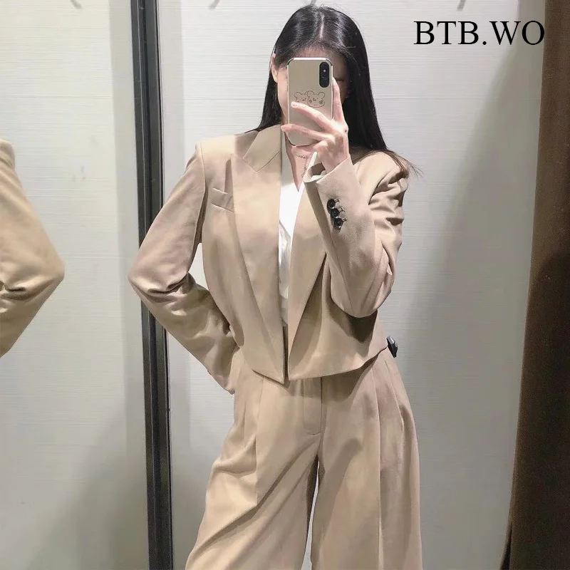 BTB.WO Za Women 2021 Fashion Blazer Coat Vintage Long Sleeve Pockets Female Outerwear Chic Tops Veste Femme 
BTB.WO Za Women 2021 Fashion Blazer Coat Vintage Long Sleeve Pockets Female Outerwear Chic Tops Veste Femme