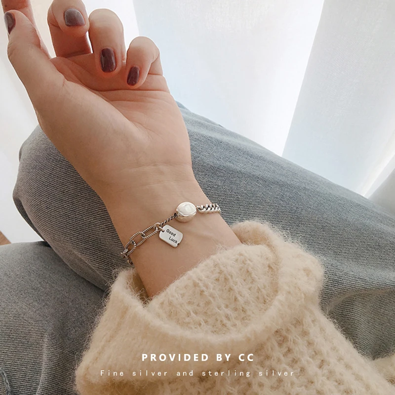 Korean version 925 silver lucky bracelet female INS small personality students Thai silver retro fashion hand string
Korean version 925 silver lucky bracelet female INS small personality students Thai silver retro fashion hand string