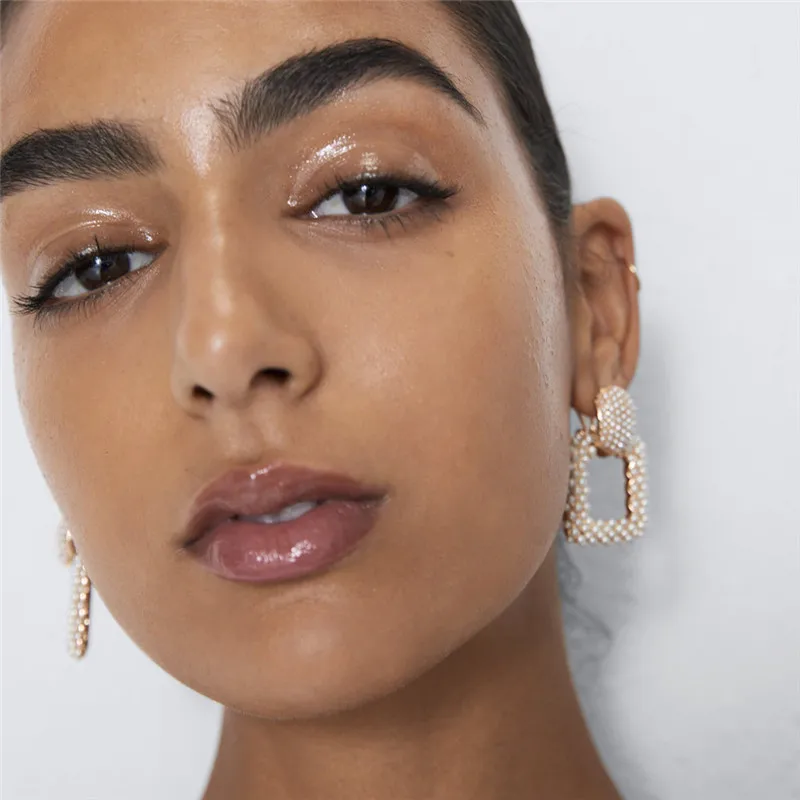 Full Pearl Hollow Square Drop Earrings for Women Exaggerated Ethnic Ear Jewelry ZA Handmade Elegant Party Ear Decoration ET1314
Full Pearl Hollow Square Drop Earrings for Women Exaggerated Ethnic Ear Jewelry ZA Handmade Elegant Party Ear Decoration ET1314