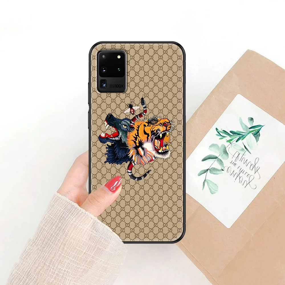 Luxury Brand Ltalian Fashion Phone case For Samsung Galaxy Note 4 8 9 10 20 S8 S9 S10 S10E S20 Plus UITRA Ultra black art funda
Luxury Brand Ltalian Fashion Phone case For Samsung Galaxy Note 4 8 9 10 20 S8 S9 S10 S10E S20 Plus UITRA Ultra black art funda