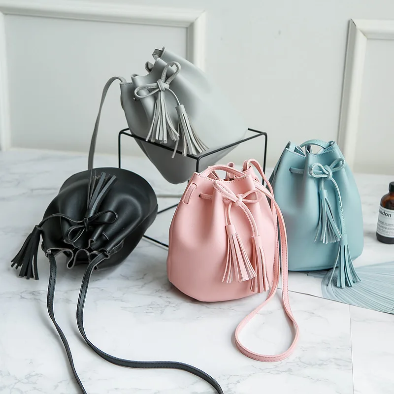 Women Bag Shoulder Crossbody Bucket Bags for Women 2021 Summer Tassel Women Bags Leather Purses Luxury Handbags Famous Brand
Women Bag Shoulder Crossbody Bucket Bags for Women 2021 Summer Tassel Women Bags Leather Purses Luxury Handbags Famous Brand