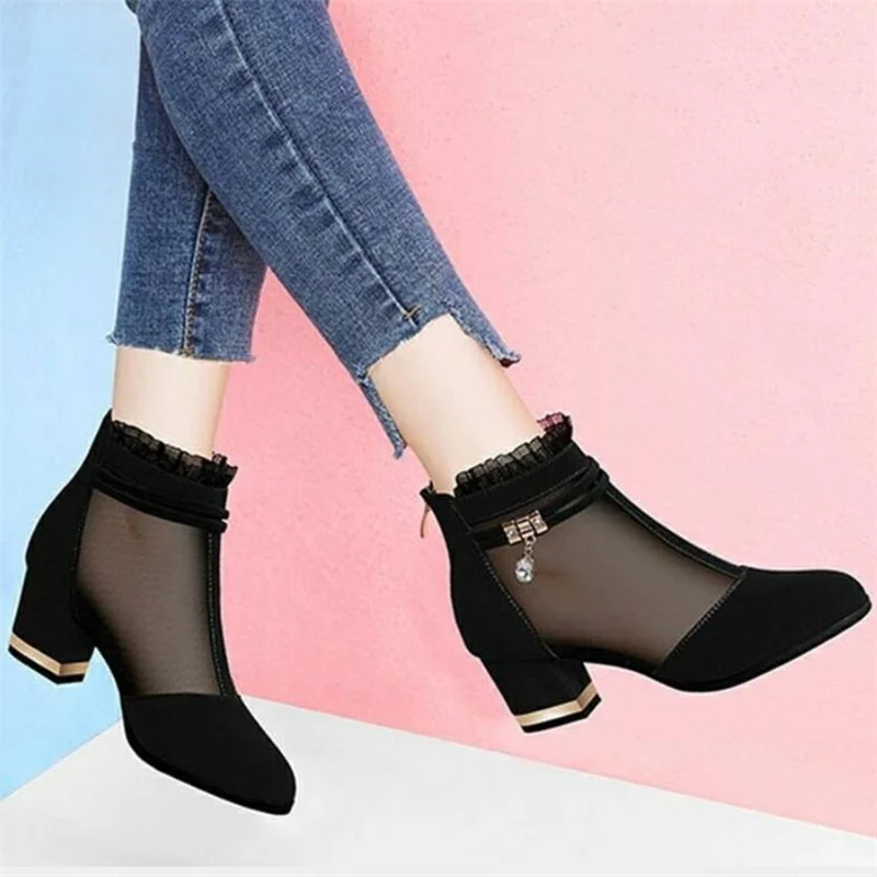2022 Women's high-top boots Spring and Autumn fashion Breathable mesh High-top net shoes Women's thick-heel non-slip boots
2022 Women's high-top boots Spring and Autumn fashion Breathable mesh High-top net shoes Women's thick-heel non-slip boots