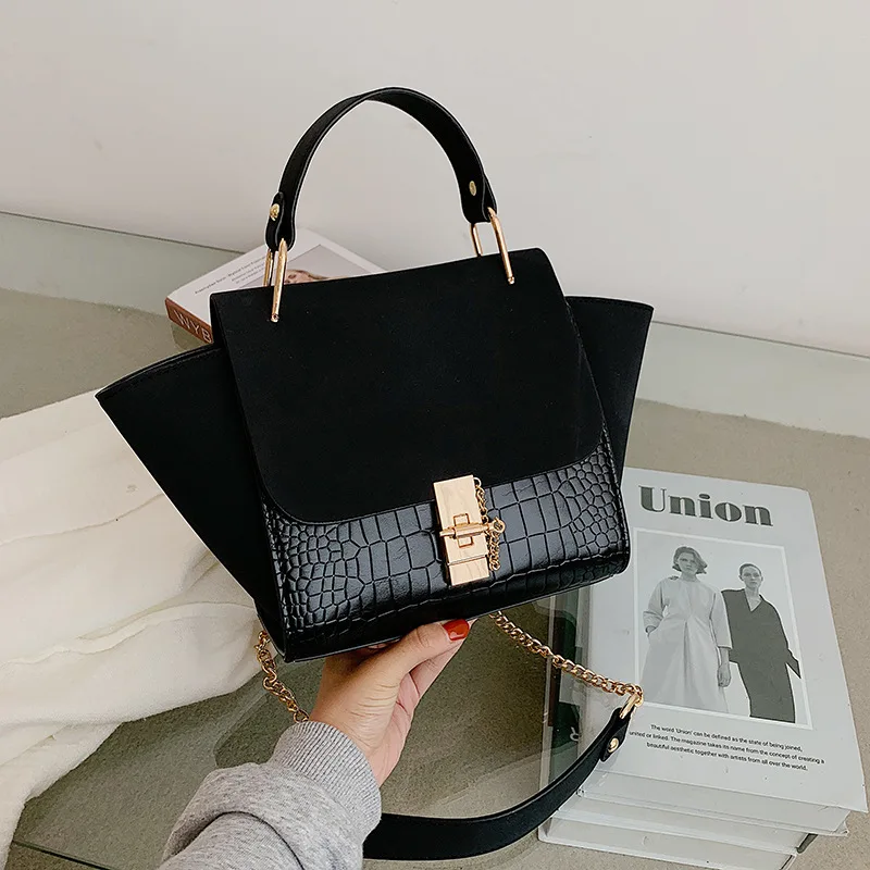 New Trapeze Handbags Women Shoulder Crossbody Bags 2022 Luxury Design Suede Casual Totes Ladies Messenger bags Female Purses
New Trapeze Handbags Women Shoulder Crossbody Bags 2022 Luxury Design Suede Casual Totes Ladies Messenger bags Female Purses