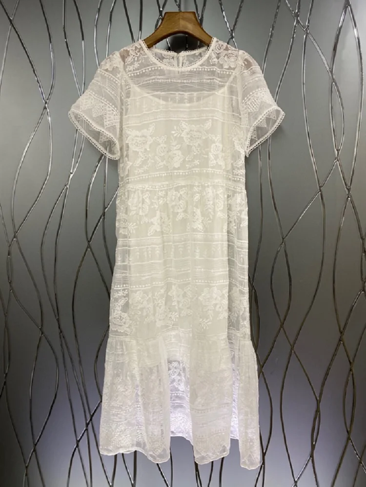 Top Quality New Summer Dress 2021 Fashion Women O-Neck Sexy Tulle Mesh Embroidery Patchwork Short Sleeve Mid-Calf White Dress
Top Quality New Summer Dress 2021 Fashion Women O-Neck Sexy Tulle Mesh Embroidery Patchwork Short Sleeve Mid-Calf White Dress