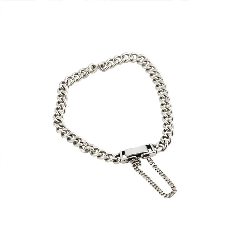 European and American style new 2020 S 925 sterling silver retro charm lady personality simple fashion silver tank bracelet
European and American style new 2020 S 925 sterling silver retro charm lady personality simple fashion silver tank bracelet