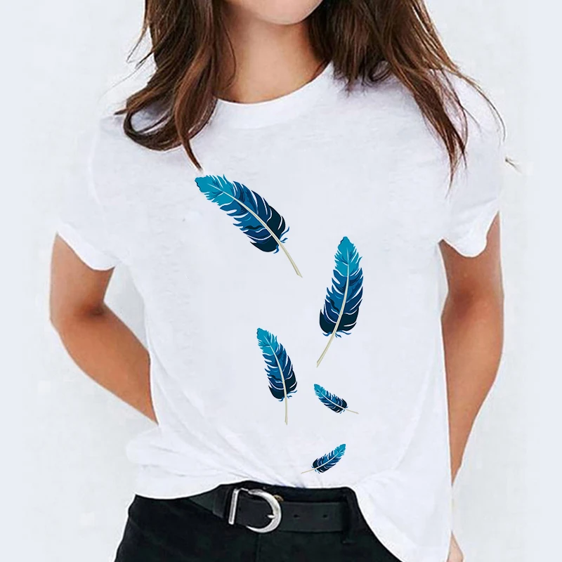 2021 Summer Women's T-shirt Fashion Feather Print Pattern Ladies T-shirt Short Sleeve Top T-shirt Harajuku Retro Oversized Shirt
2021 Summer Women's T-shirt Fashion Feather Print Pattern Ladies T-shirt Short Sleeve Top T-shirt Harajuku Retro Oversized Shirt