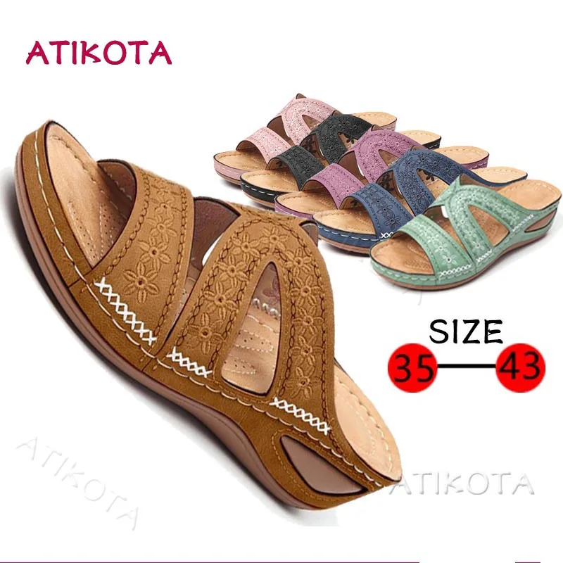 Atikota Women's Platform Open Toe Hook Loop Cross Wedge Retro PU Print Flower Fashion Casual Female Plus Size Slippers
Atikota Women's Platform Open Toe Hook Loop Cross Wedge Retro PU Print Flower Fashion Casual Female Plus Size Slippers