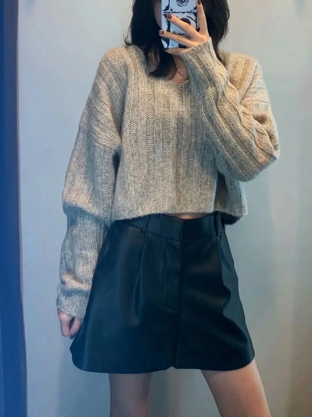 Withered England Style Vintage Leather High Waist Pu Mom Shorts Women Casual Bermuda Loose Short Feminino Plus Size Women Short
Withered England Style Vintage Leather High Waist Pu Mom Shorts Women Casual Bermuda Loose Short Feminino Plus Size Women Short