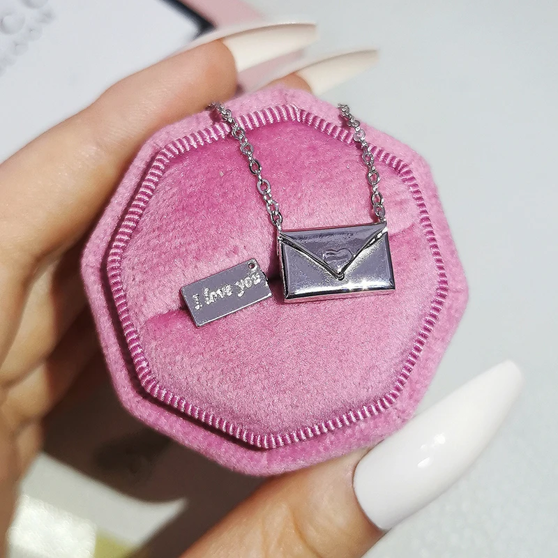 2022 New Trendy Envelop Love Letter silver color on the neck Necklaces for Women Party Gift Jewelry Wholesale X6229
2022 New Trendy Envelop Love Letter silver color on the neck Necklaces for Women Party Gift Jewelry Wholesale X6229