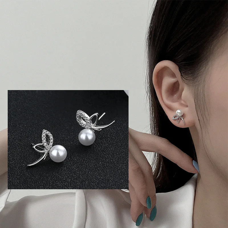 Sweet Fashion Silver Butterfly Stud Earrings For Women Girls Imitation Pearl Crystal Earring Unusual Earrings bijoux femme
Sweet Fashion Silver Butterfly Stud Earrings For Women Girls Imitation Pearl Crystal Earring Unusual Earrings bijoux femme