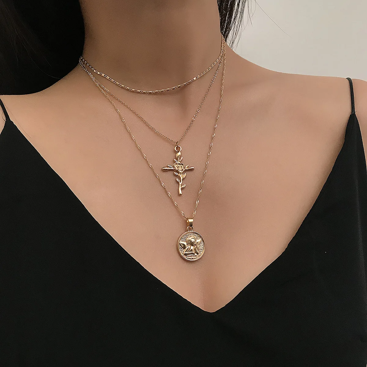 Retro Cross Rose Multi-layer Ornament Female Simple Embossed Portrait Personality Necklace Geometric Copper Alloy Religious
Retro Cross Rose Multi-layer Ornament Female Simple Embossed Portrait Personality Necklace Geometric Copper Alloy Religious