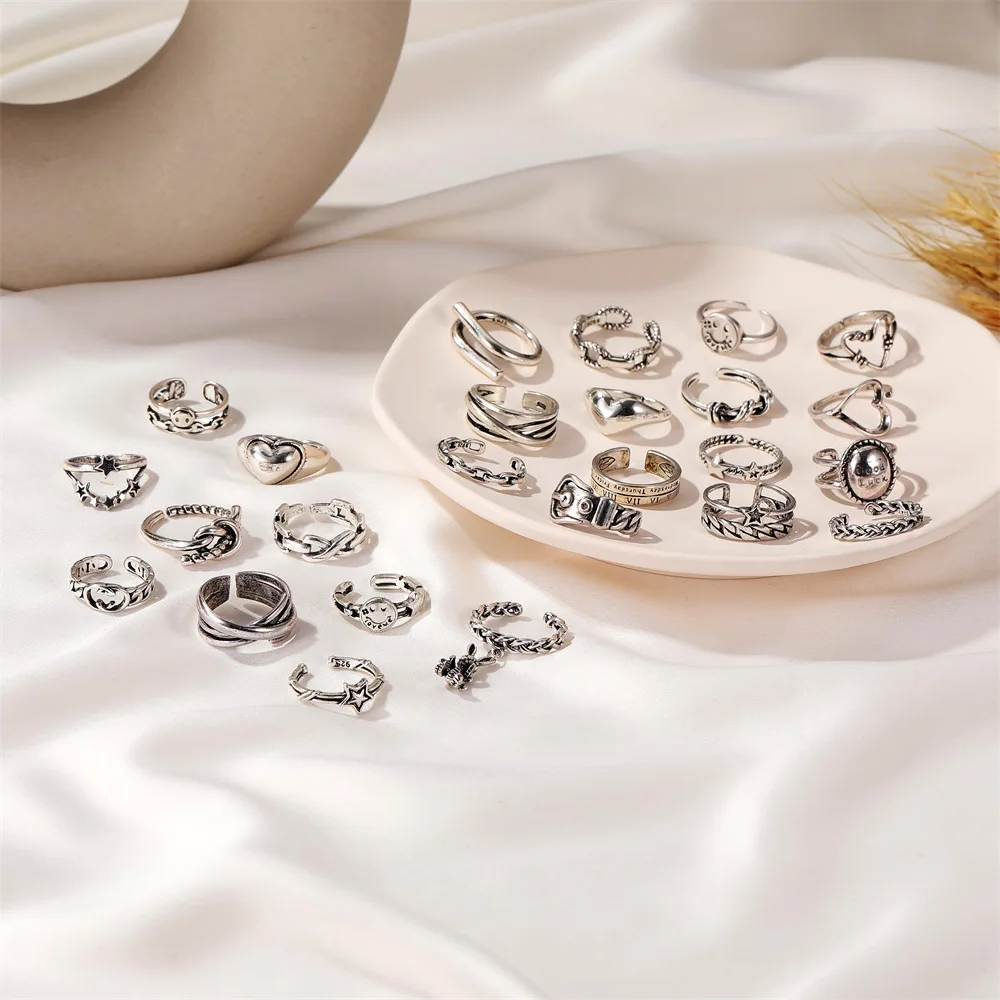 Retro Hip-hop Open Knotted Heart Star Ring for Women Simple Punk Ancient Silver Color Korean Fashion Nuckle Ring Party Trend New
Retro Hip-hop Open Knotted Heart Star Ring for Women Simple Punk Ancient Silver Color Korean Fashion Nuckle Ring Party Trend New