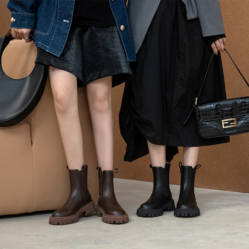 2021 Winter Women Ankle Boots Round Toe Thick Heel Boots Women Platform Shoes Grown Casual Women Boots Genuine Leather
2021 Winter Women Ankle Boots Round Toe Thick Heel Boots Women Platform Shoes Grown Casual Women Boots Genuine Leather