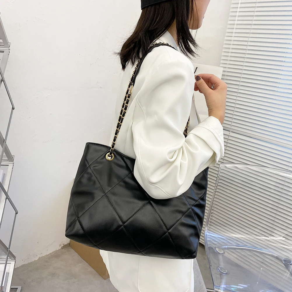 Fashion Lattice Pattern Messenger Handbag Women Large Capacity PU Leather Totes Shoulder Crossbody Bag
Fashion Lattice Pattern Messenger Handbag Women Large Capacity PU Leather Totes Shoulder Crossbody Bag