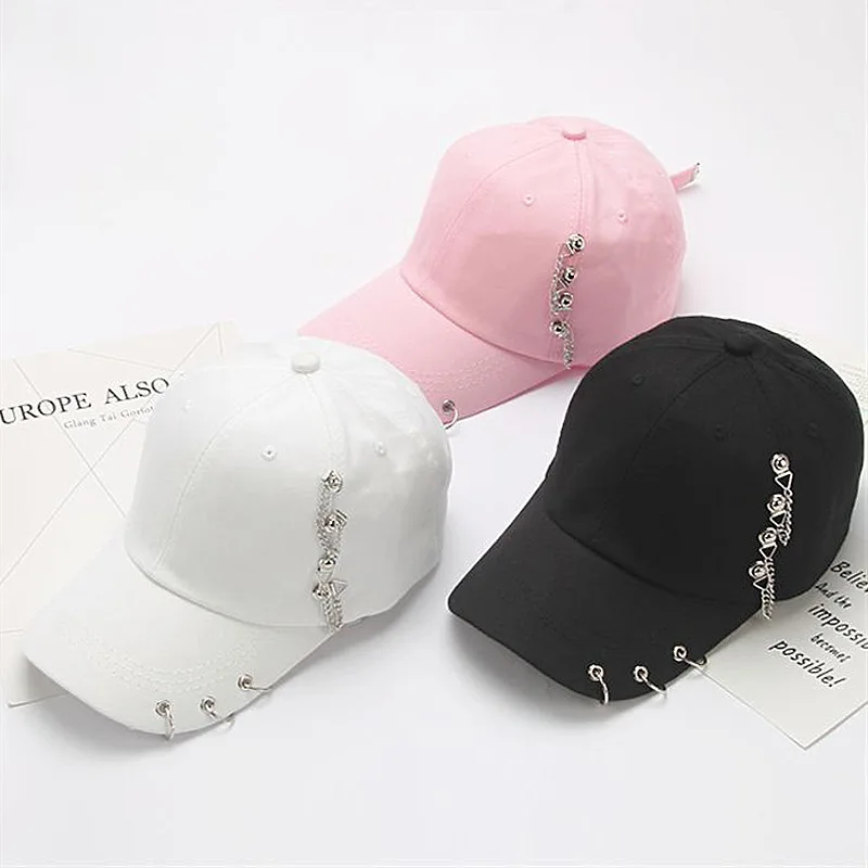 Однотонная бейсбольная кепка с железными кольцами для мужчин и женщин, модные шапки из хлопка в стиле хип-хоп
Однотонная бейсбольная кепка с железными кольцами для мужчин и женщин, модные шапки из хлопка в стиле хип-хоп