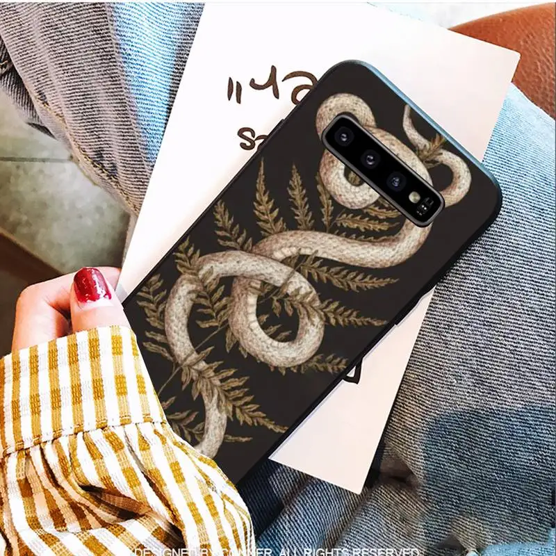 Hand Snake Flower Snake Painting Black Soft Phone Cases For Samsung S9 10 20 Plus Note 9 10 10plus 20 Ultra A20 21s J7 Plus 8
Hand Snake Flower Snake Painting Black Soft Phone Cases For Samsung S9 10 20 Plus Note 9 10 10plus 20 Ultra A20 21s J7 Plus 8