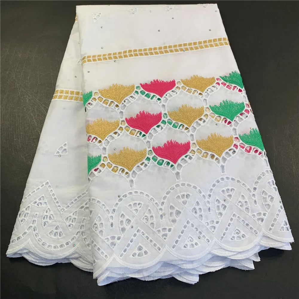 High Quality African Nigerian Tulle Lace Fabric Wedding Party Gown Dress Embroidered Damask Swiss100% Cotton Fabric 2.5Yards
High Quality African Nigerian Tulle Lace Fabric Wedding Party Gown Dress Embroidered Damask Swiss100% Cotton Fabric 2.5Yards