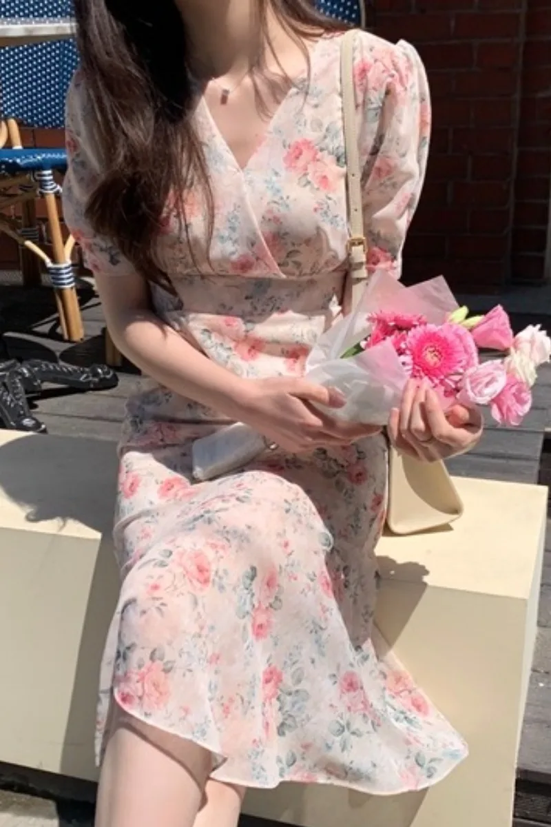 Summer Chic French Sweet Floral Print Chiffon Midi Dress Women V-Neck Bandage Korean Stlye Party Beach
Summer Chic French Sweet Floral Print Chiffon Midi Dress Women V-Neck Bandage Korean Stlye Party Beach