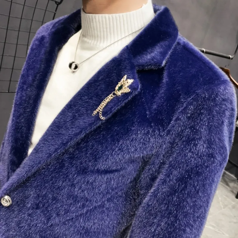 Autumn Winter New Fashion Slim Velvet Coat Men Metal Decoration Single Breasted Warm Blazer Jacket Designer Overcoat Male M-3XL
Autumn Winter New Fashion Slim Velvet Coat Men Metal Decoration Single Breasted Warm Blazer Jacket Designer Overcoat Male M-3XL